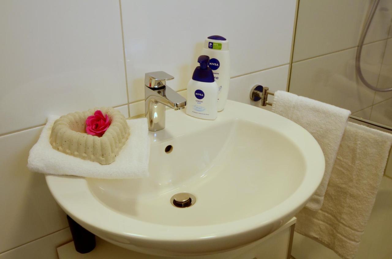 Unique Zentrale Moderne 2 Zimmer Wohnung Nahe Dem Park וילינגן-שוונינגן מראה חיצוני תמונה