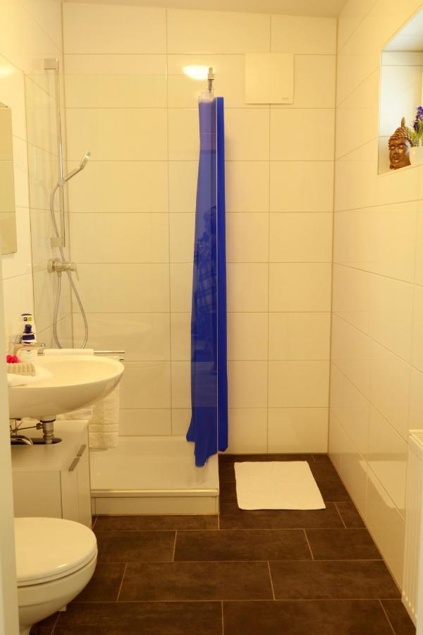 Unique Zentrale Moderne 2 Zimmer Wohnung Nahe Dem Park וילינגן-שוונינגן מראה חיצוני תמונה